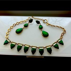 Stella and Dot green and gold-tone necklace with earrings, a beautiful set!